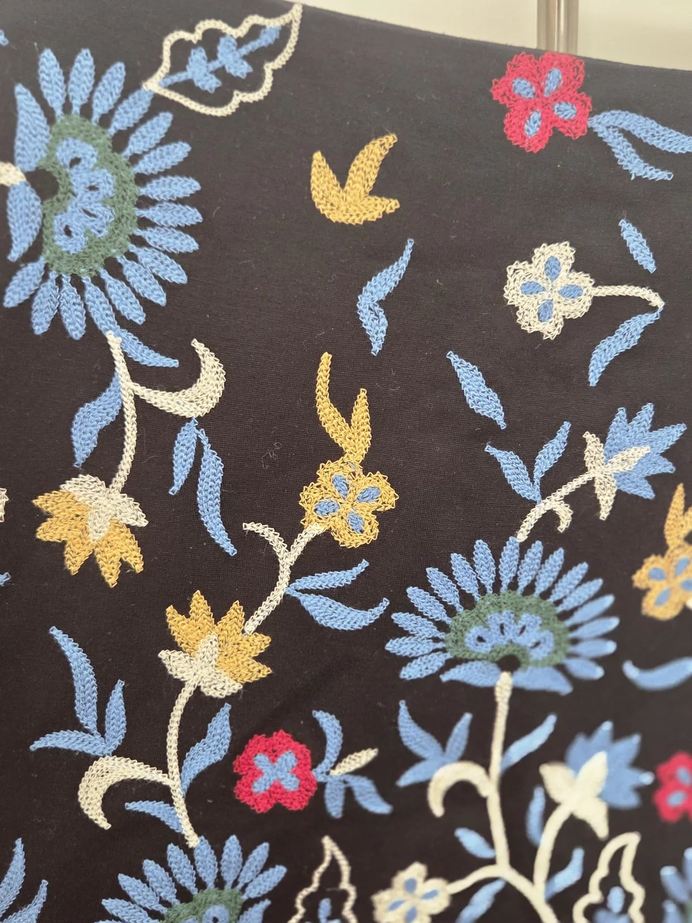 J Mclauglin Floral Embroidered Black Pencil Mini Skirt Size 4